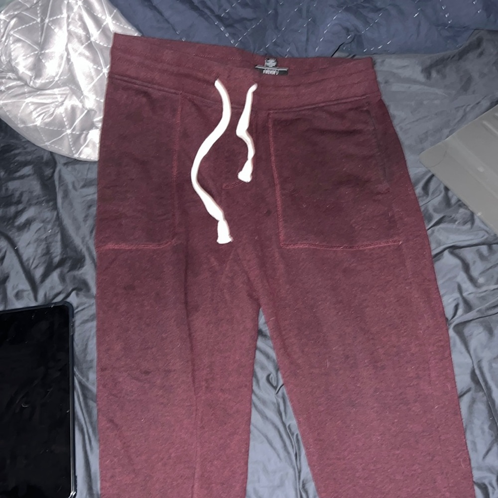 burgundy sweat pants